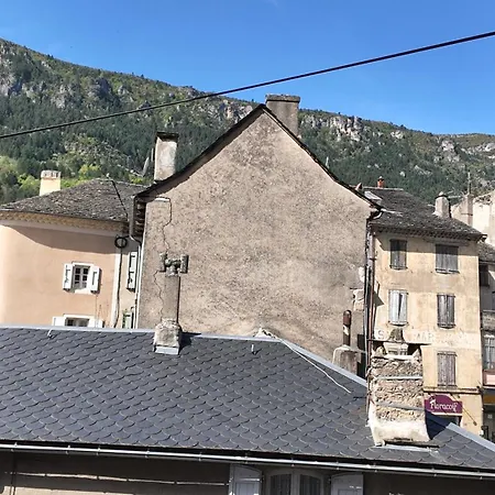 Authentique